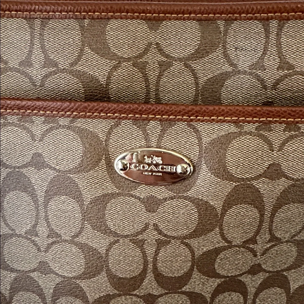 Coach Signature File Crossbody‎ Bag